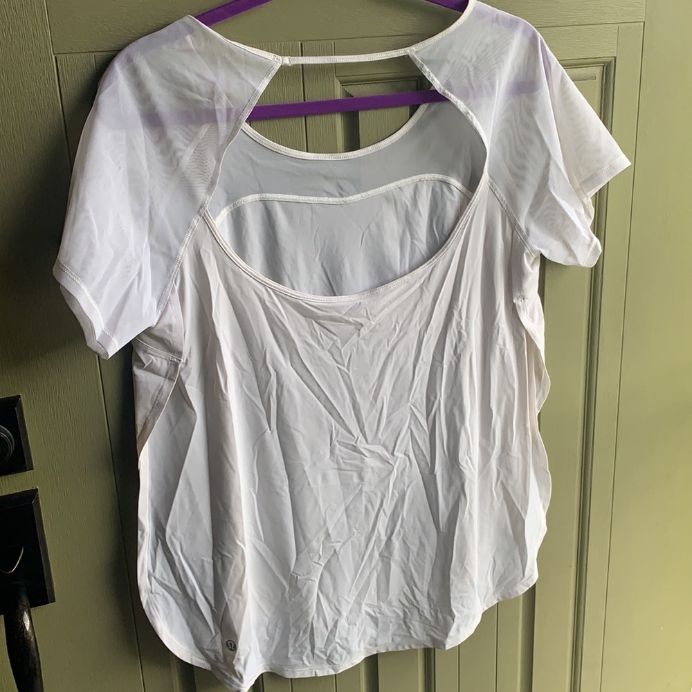 Lululemon mesh cut out short sleeve top - Picture 4 of 8